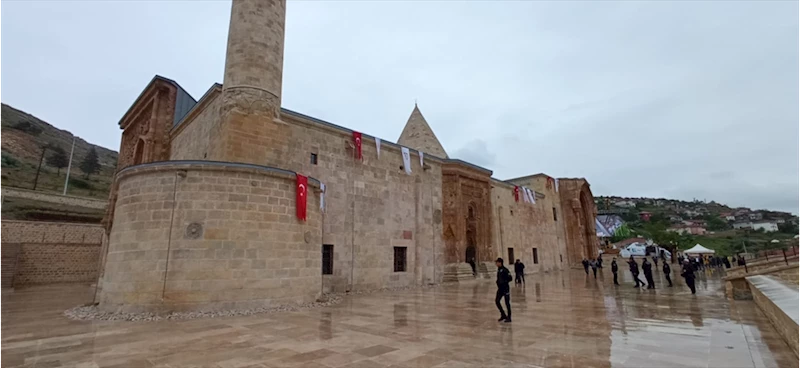Restorasyonu tamamlanan 800 yıllık Divriği Ulu Camii