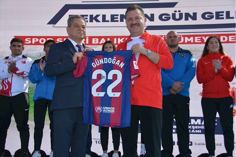 Balıkesir Ali Hikmet Paşa Spor Tesisleri hizmete açıldı