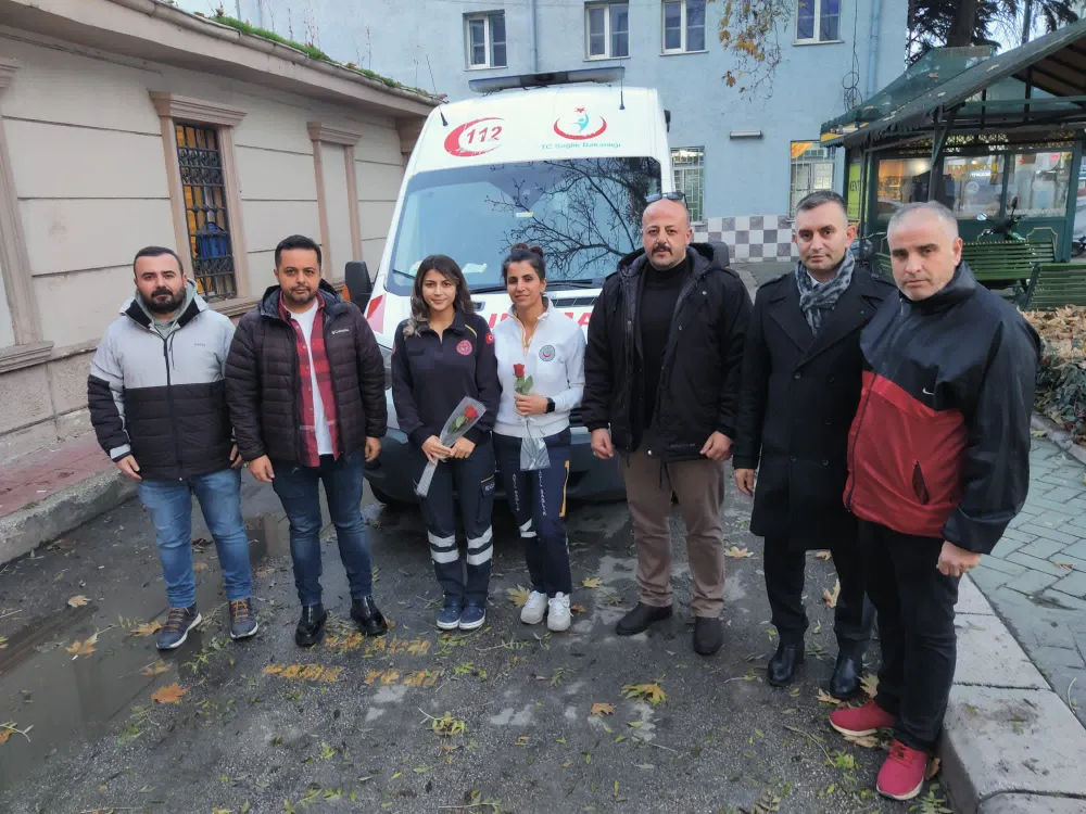 Sağlık çalışanları, fedakarlıkla zorlu şartlarda çalışıyor