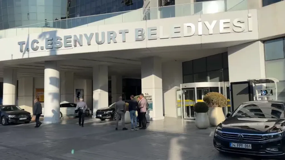 Esenyurt Belediye Başkanı Özer, terör soruşturması kapsamında gözaltına alındı