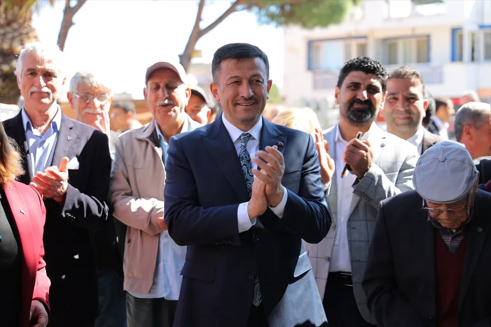 Cumhur İttifakı İzmir Büyükşehir Belediye Başkan adayı Dağ, seçim çalışmalarını sürdürüyor