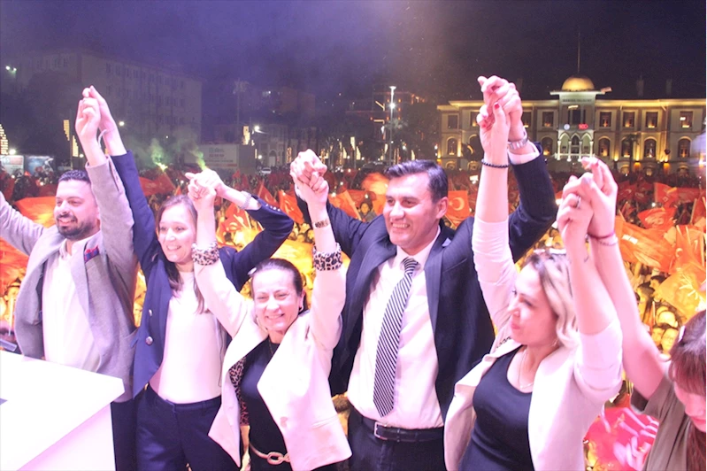 Manisa Büyükşehir Belediye Başkanlığını kazanan CHP