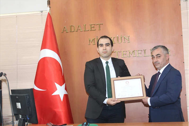Manyas Belediye Başkanı Ahmet Duru mazbatasını aldı
