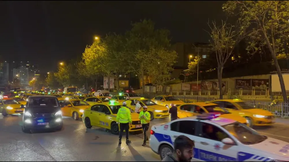 Taksi şoförleri meslektaşlarının öldürülmesine tepki gösterdi