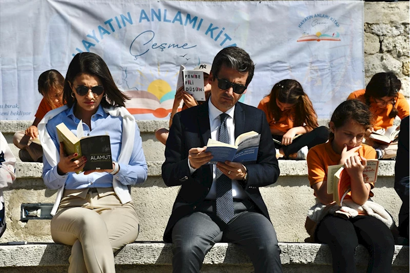 Alaçatı yel değirmenleri kitap okuma etkinliğine ev sahipliği yaptı