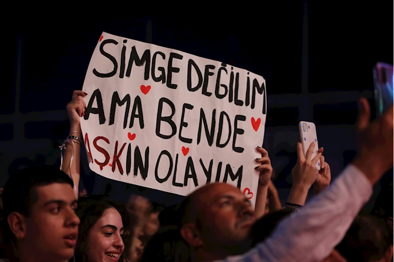 Şarkıcı Simge, Aydın