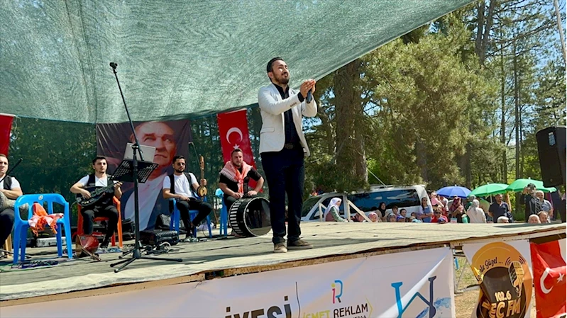 Bağlama sanatçısı Mehmet Yiğit, Simav Gölcük Yaylası