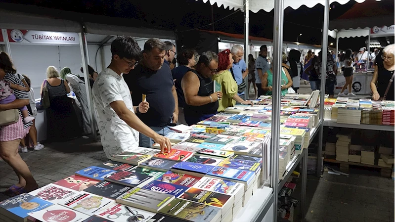 5. Burhaniye Kitap Fuarı açıldı