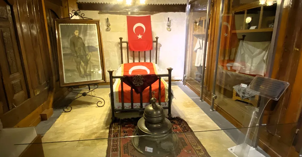 Başöğretmenimiz Atatürk’ü sonsuz minnetle anıyoruz