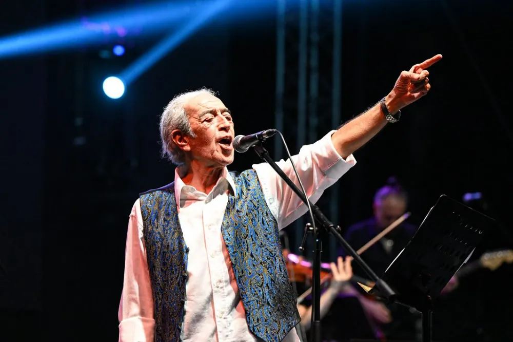 Edip Akbayram Kimdir?