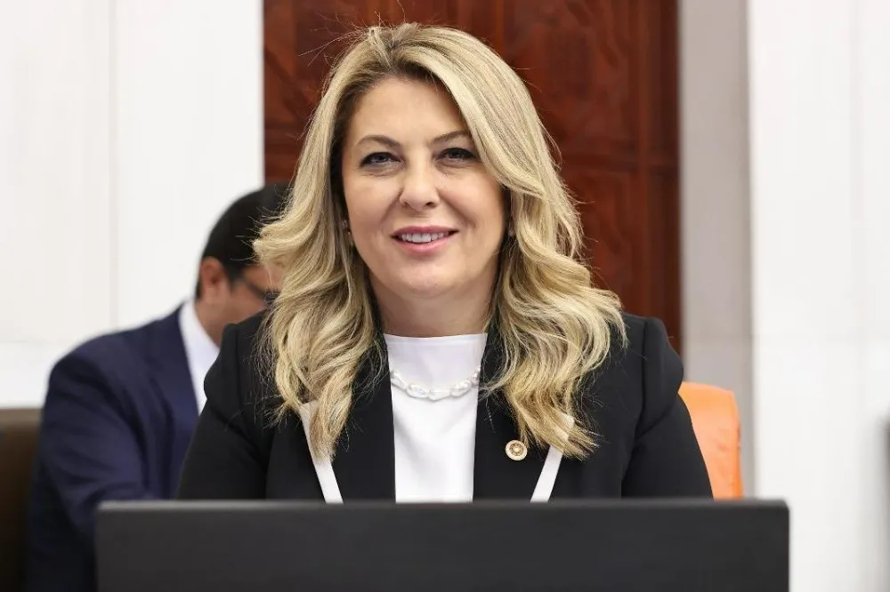 Milletvekili Gezmiş’ten Demokrasi Çağrısı: “Şimdi Dayanışma ve Demokrasiye Sahip Çıkma Zamanı”