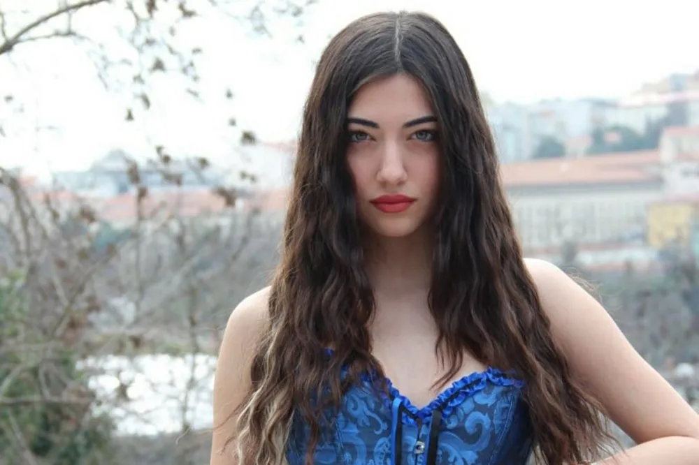 Melis Sağlam: “Oyunculukta Yarışa Bir Adım Önde Başladım”