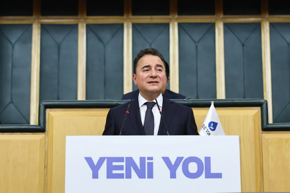 Ali Babacan, “Milletin uzak dur dediği bir kişiye paranızı verir, onunla ortak bir iş yapar mısınız?”