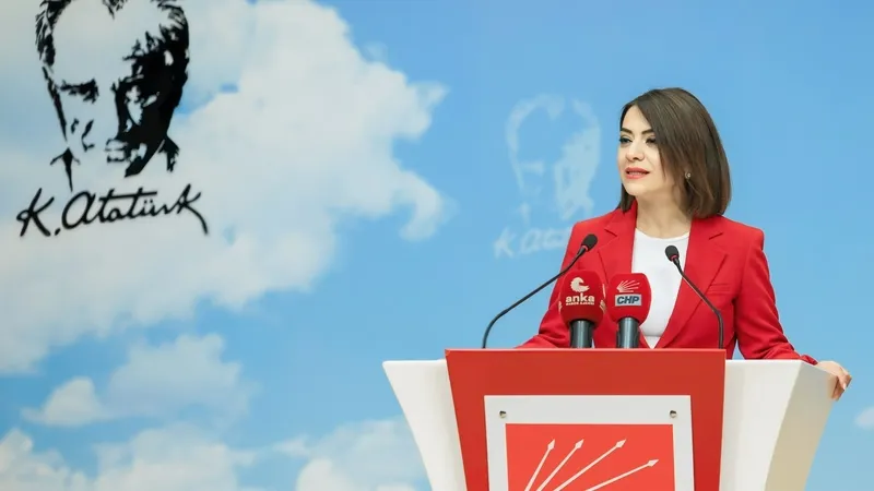 Gamze Taşcıer’den Sert Tepki: “Kelepçeli Demokrasi Millete Darbedir!”
