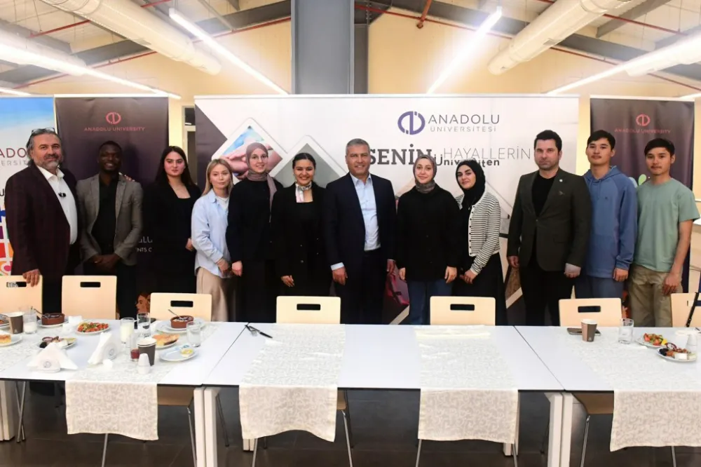 Rektör Adıgüzel, Uluslararası Öğrencilerle İftar Sofrasında Buluştu
