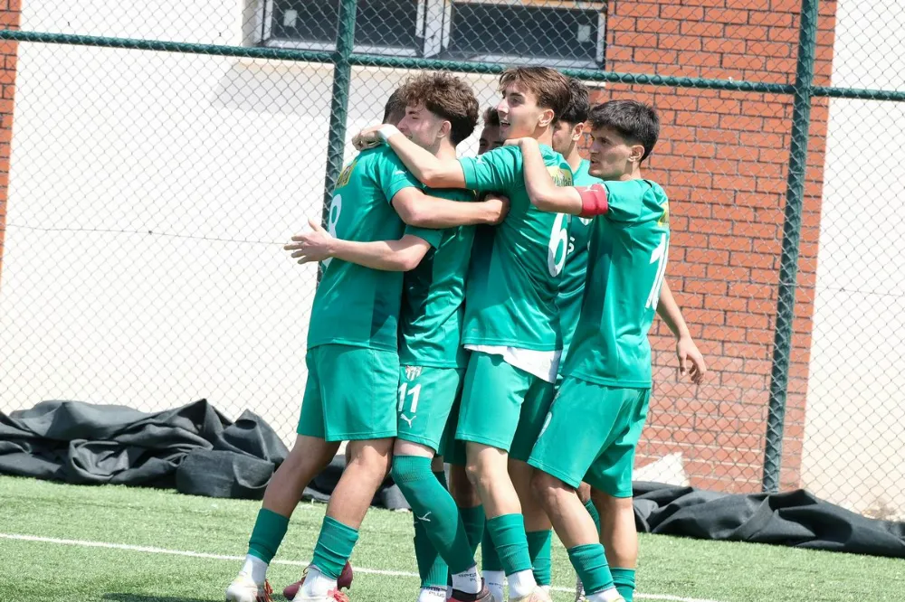   Bursaspor U19 Takımı da Şampiyon! Eskişehirspor Galibiyetiyle Zaferini İlan Etti