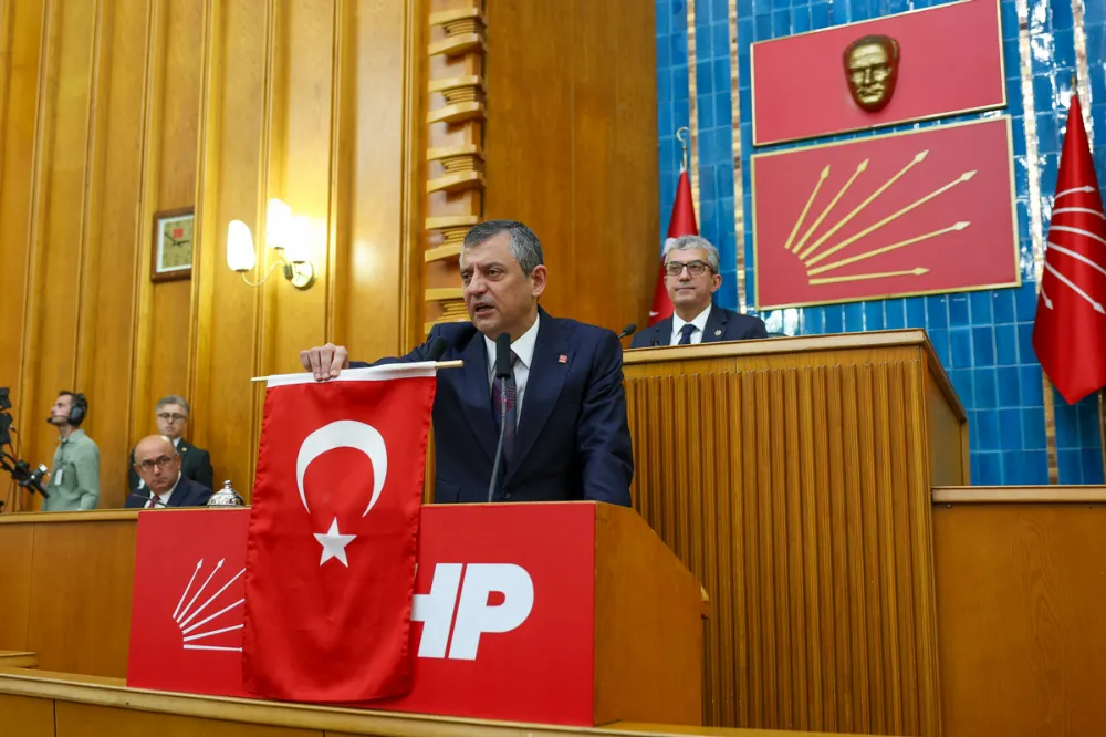   Özgür Özel: 