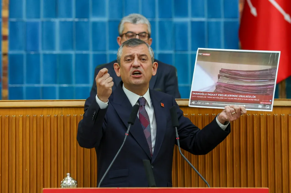   Özgür Özel’den Tarihi Mesaj: “Gerçek Gücün Millet Olduğunu Göstermek Zorundayız”