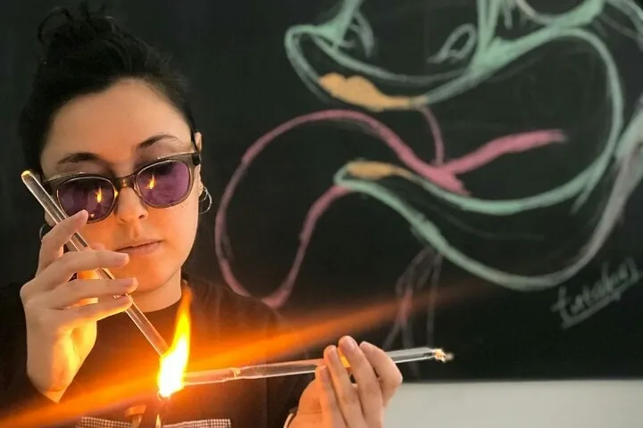 Müge Gerdanlı’dan “Unutma Provası” Cam Sergisi Sanatseverlerle Buluşuyor