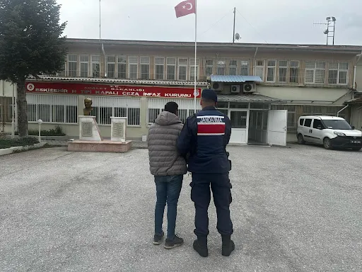 Eskişehir’de Evden Hırsızlık Yapan Şahıs Suçüstü Yakalandı