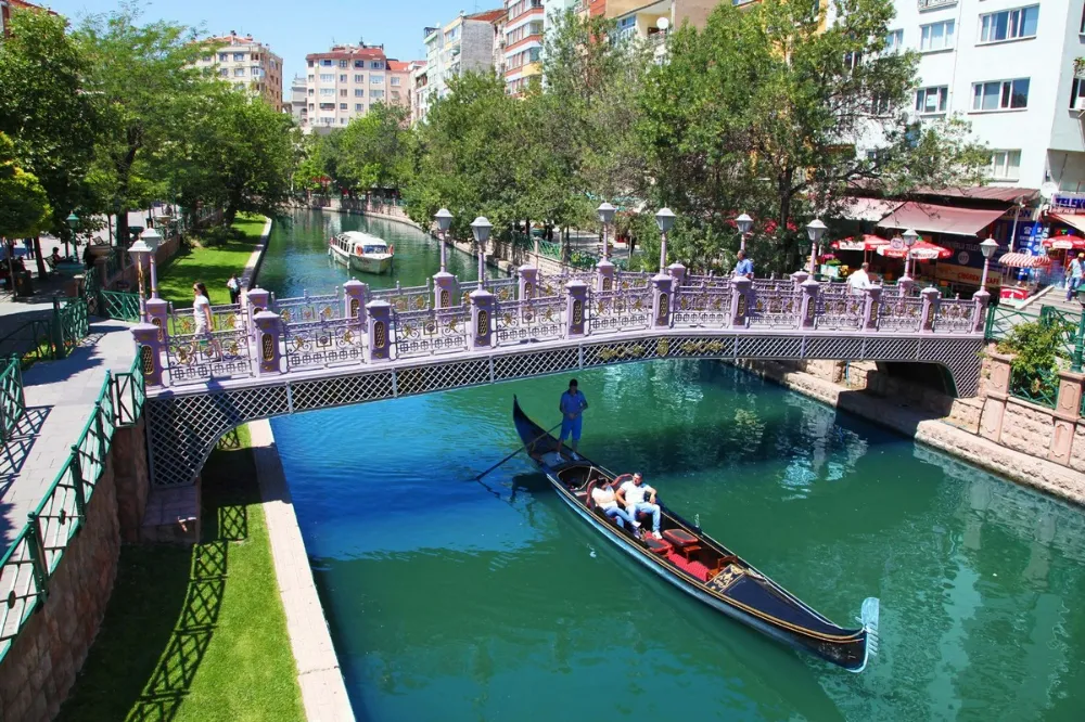 Eskişehir Büyükşehir Belediyesi’nden 1 Mayıs Düzenlemesi: Ulaşım, Otopark ve Hizmet Noktalarında Değişiklikler