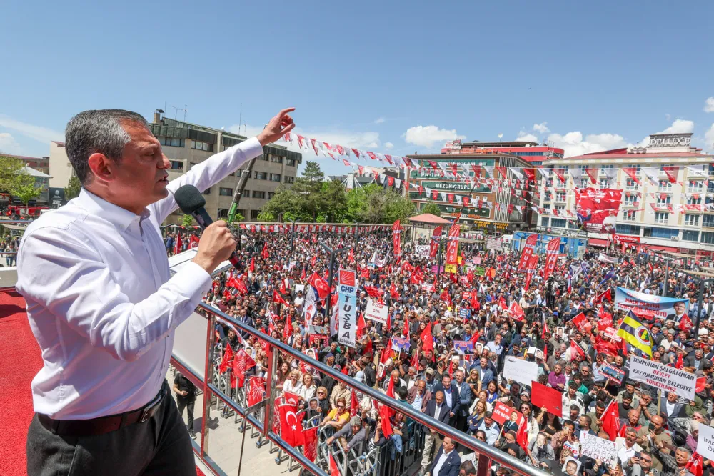  Özgür Özel Van’da Konuştu: “Kürt Sorununu İnkar Etmedik, Çözümden Yanayız”