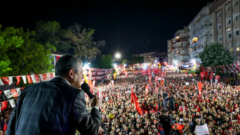 Özgür Özel’den Silivri’de Sert Mesajlar: “Ekrem Başkan Unutulsun Diye Plan Yapmayın, Bu Millet Cumhurbaşkanı Yapacak”
