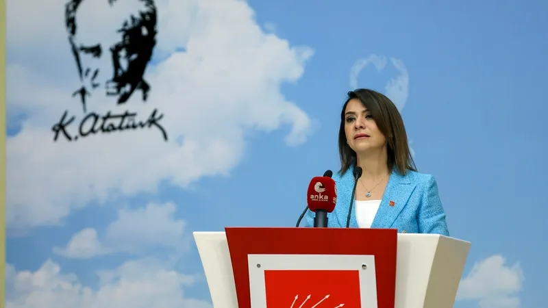 CHP’li Gamze Taşcıer: “2025 Aile Yılı Değil, Yoksulluk ve Borç Yılı Oldu!”