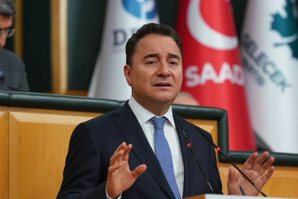 Babacan’dan Sert Eleştiri: “Sanal Bahis Çetesine Göz Yuman Sizsiniz”