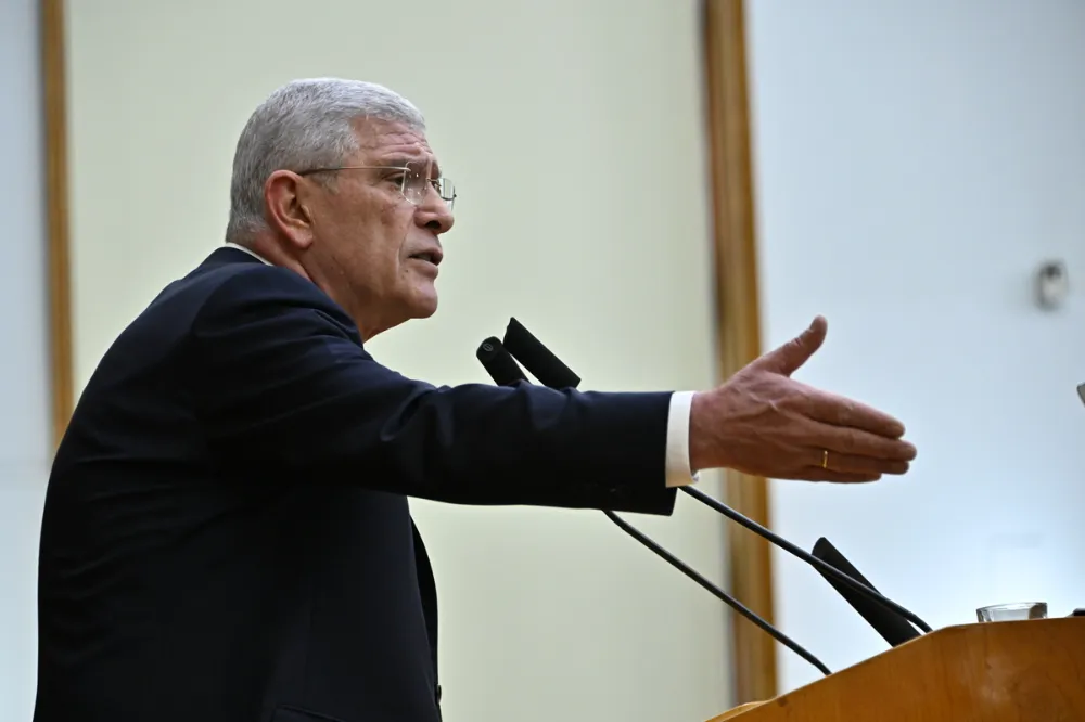 Müsavat Dervişoğlu
