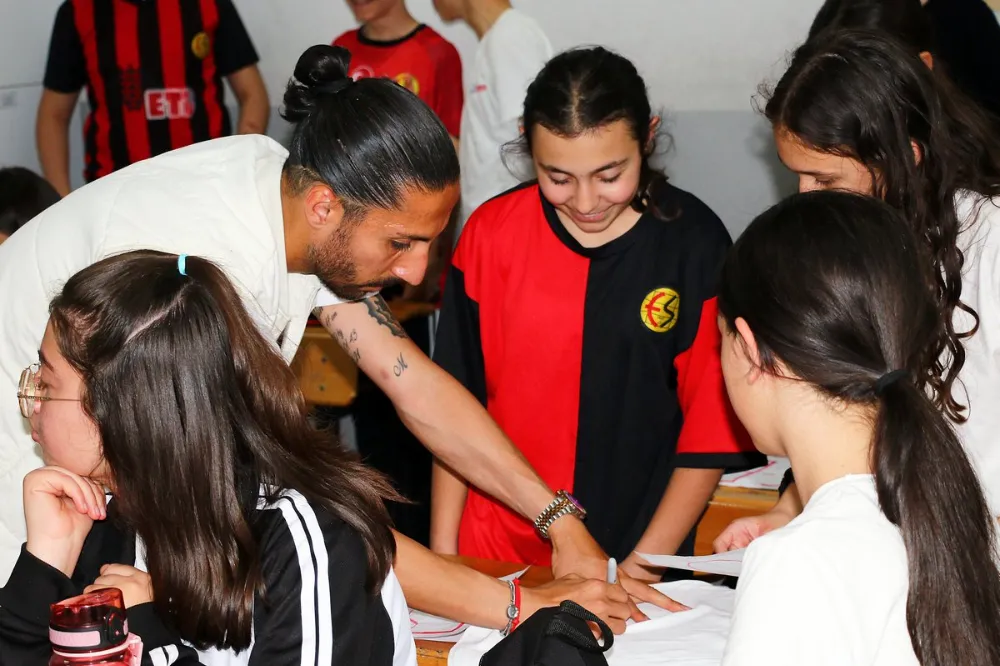 Eskişehirspor’dan Minik Taraftarlara Moral Ziyareti: 