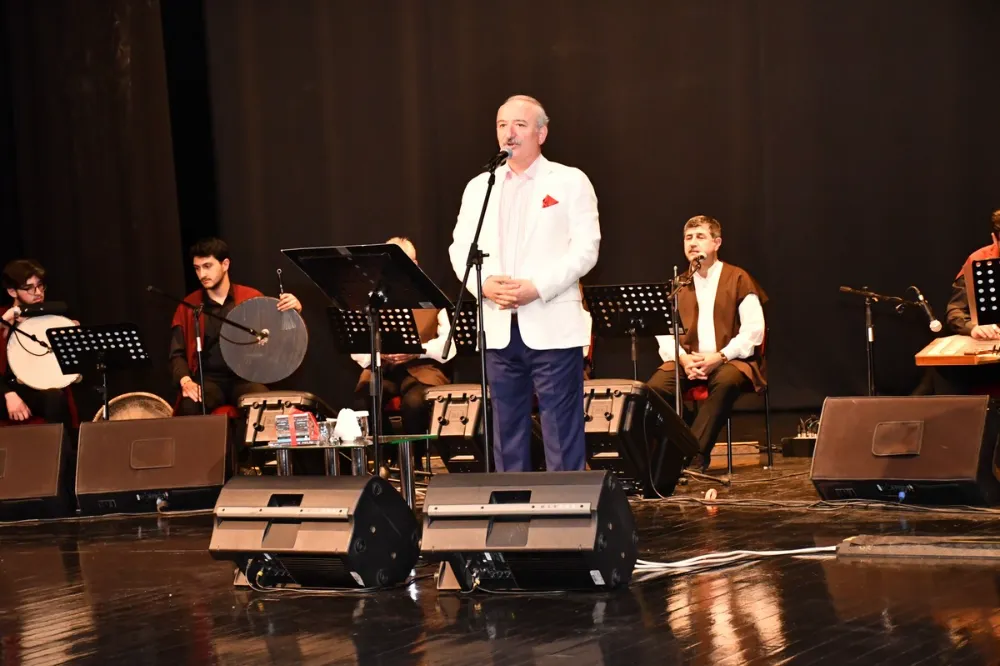  Mehmet Kemiksiz ve Enderun Topluluğu’ndan Yunus Emre’ye Müzikli Vefa