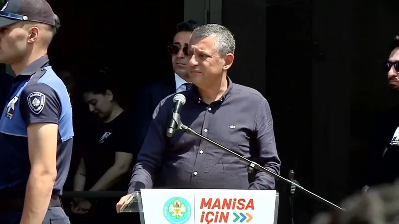  CHP Lideri Özgür Özel: “Ferdi Zeyrek Kadar Sevilmeyi Hak Eden Bir İnsan Yoktur”