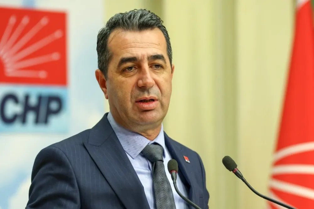 CHP’li Erhan Adem’den Kıyı Yönetmeliğine Tepki: “Kıyılar Halkındır, Sermayeye Peşkeş Çekilemez!”