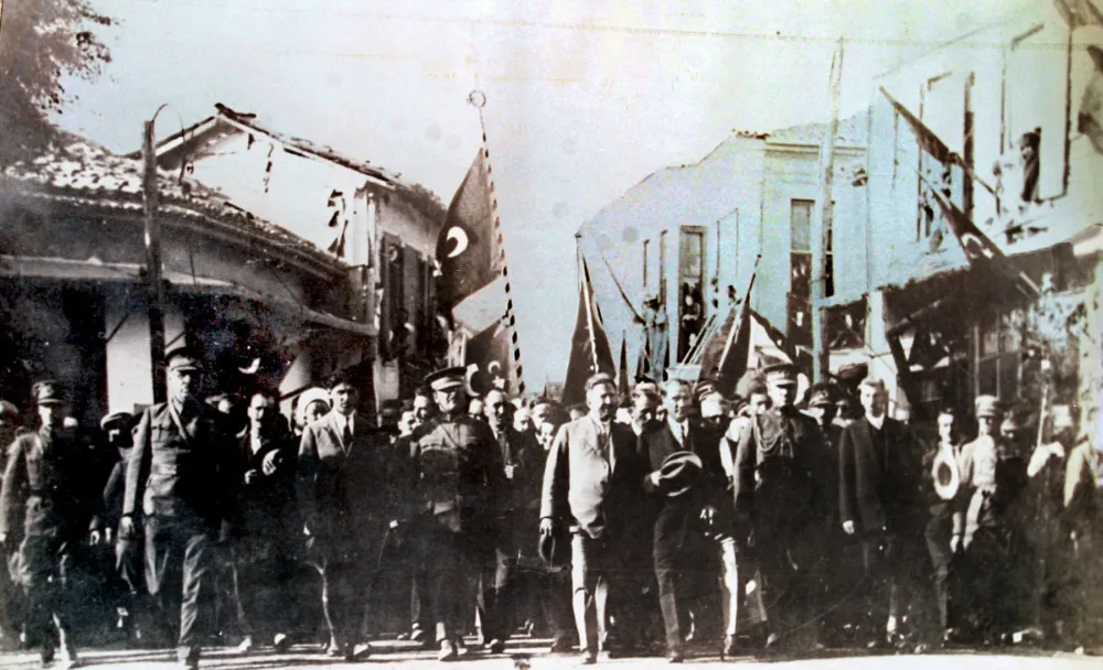 Atatürk’ün Ayak İzleriyle Aydınlanan Urla: Cumhuriyet’in 99 Yıllık Kıyısı