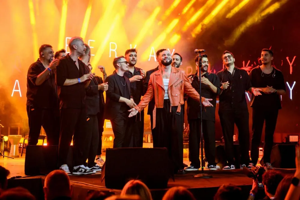 Berkay’dan Harbiye’de Müzik Ziyafeti: “Bu Gece Bitmesin!”