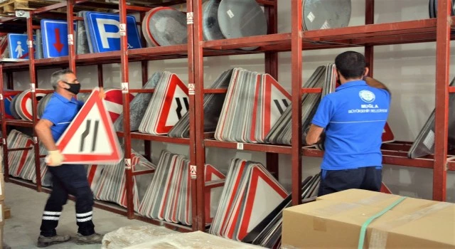  CHP’li belediye tabelasını üretti, 14 milyon kasasında kaldı