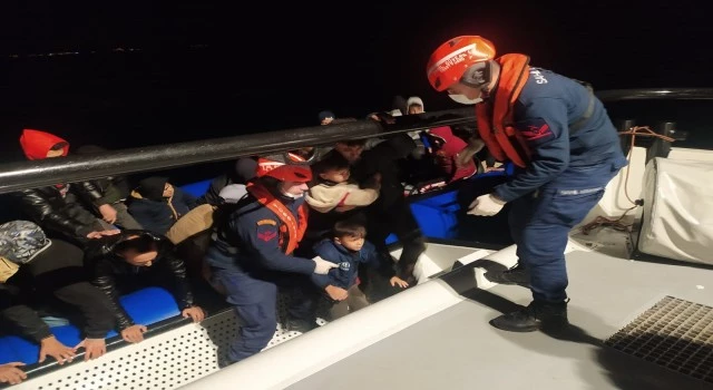 İzmir açıklarında 182 düzensiz göçmen kurtarıldı