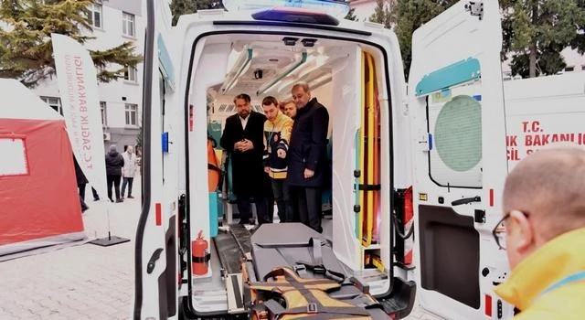 Balıkesir’e 4 Ambulans ve Umke aracı teslim edildi