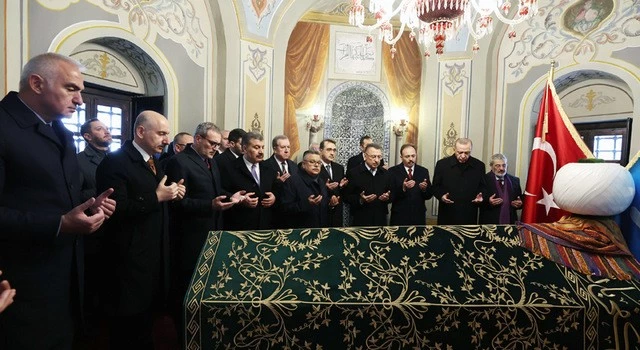Cumhurbaşkanı Erdoğan, Ertuğrul Gazi Türbesi’ni ziyaret etti