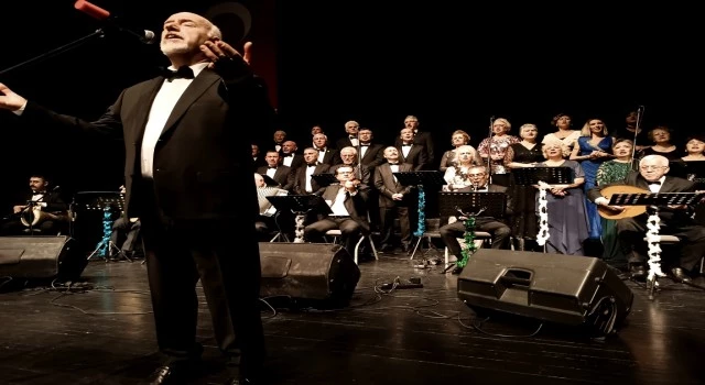 Kardeşlik Korosu Uğur Mumcu sahnesinde izleyici ile buluştu