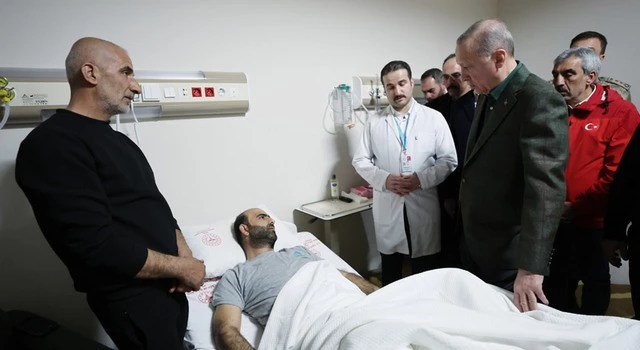 Cumhurbaşkanı Erdoğan, Kilis’te deprem bölgesinde incelemelerde bulundu