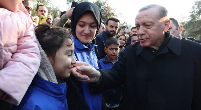 Cumhurbaşkanı Erdoğan, Osmaniye’de deprem bölgesinde incelemelerde bulundu
