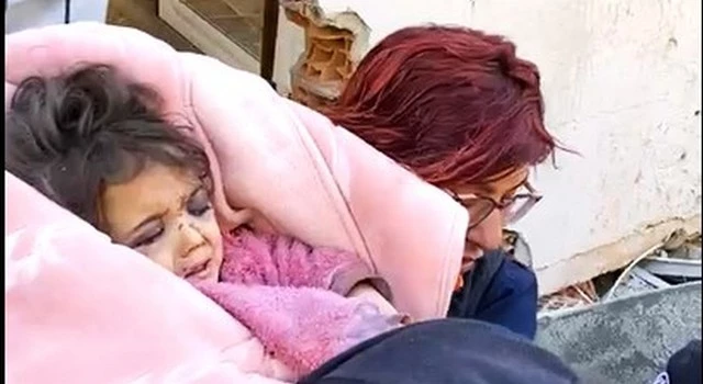 Marmaris ekibi Suriyeli baba ve 3 kızını kurtardı