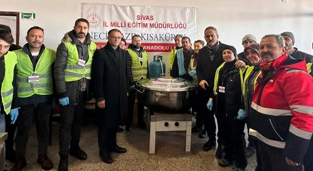 Özer, 10 ildeki lise öğrencileri için 71 ilde, 1 milyon 279 bin öğrenci kapasitesi oluşturduk