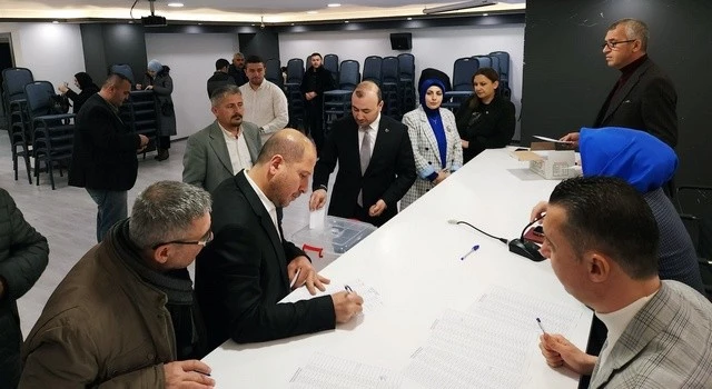 AK Parti Eskişehir’de Odunpazarı ve Tepebaşı temayül yoklamaları tamamlandı