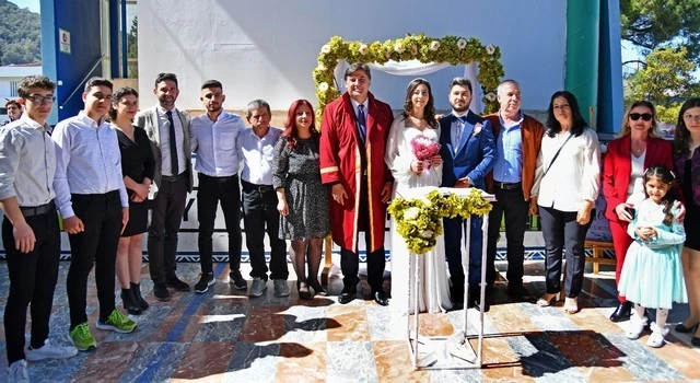 Depremden kurtulup Muğla’da evlendiler