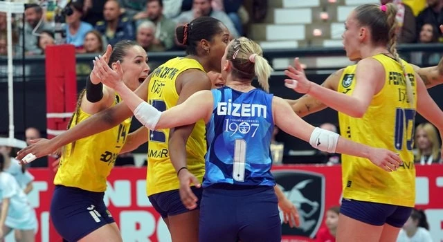 Fenerbahçe Opet, CEV Şampiyonlar Ligi’nde yarı finale yükseldi