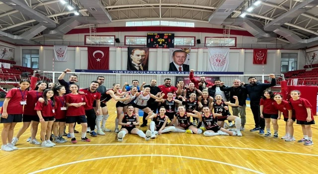 Fethiye Kadın voleybol takımı 1. Lig’i garantiledi