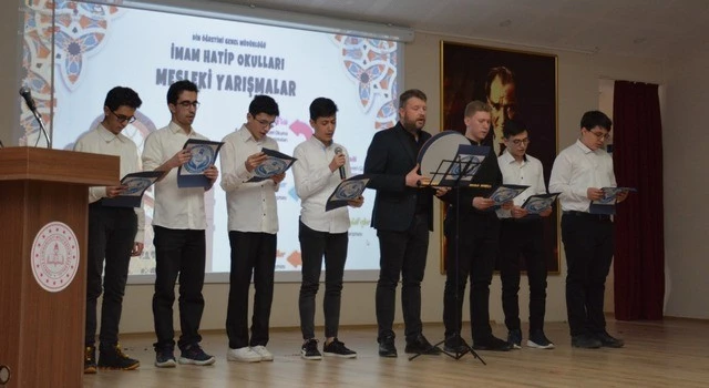 İmam Hatip Okulları “Mesleki Yarışmalar”nda Dereceye Giren Öğrenciler Ödüllerini Aldı